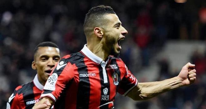 背后透露出 背后透露出